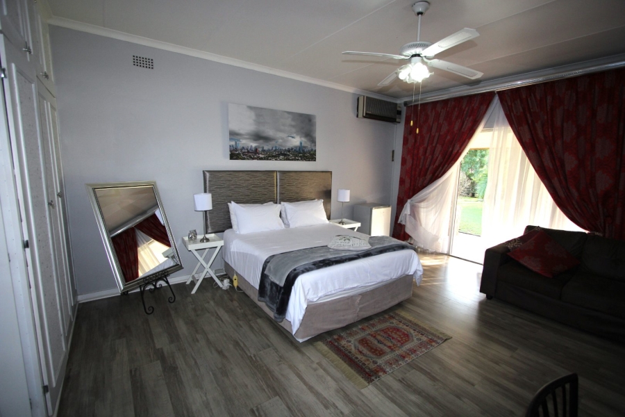 7 Bedroom Property for Sale in Jim Fouchepark Free State